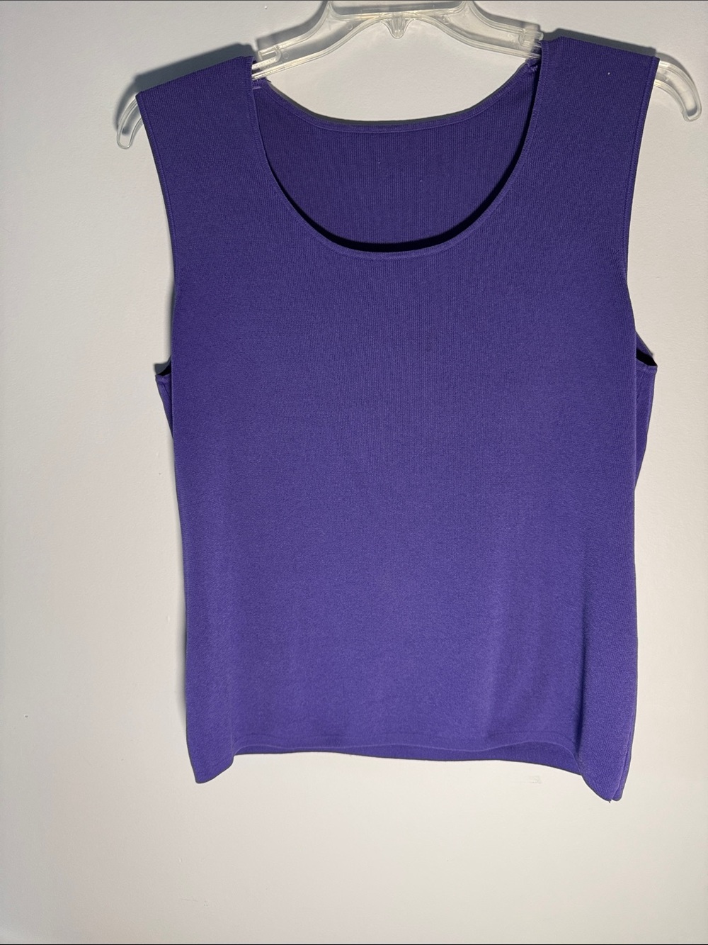 Women’s Sleeveless Scoop-Neck Tank Top in Vibrant Purple
